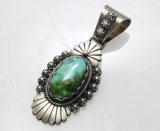 画像: ナバホ族　Davin Benally　ソノランゴールドターコイズ　スタンプワーク　ペンダント